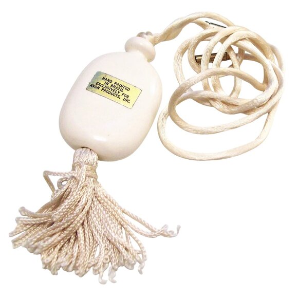 Avon Flower Tassel Necklace Gold Tone Vintage Avon Handpainted 1977 - Picture 4 of 5